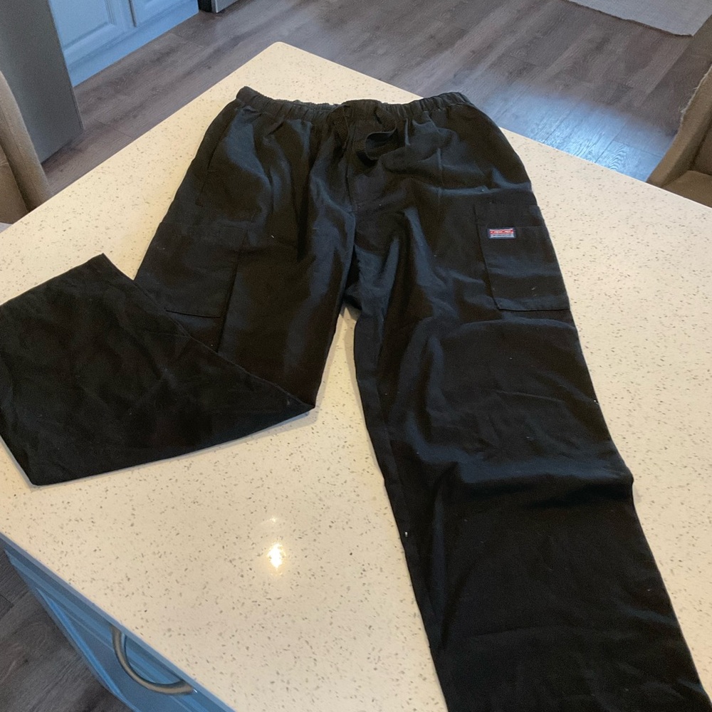 Cherokee. Black scrubs.